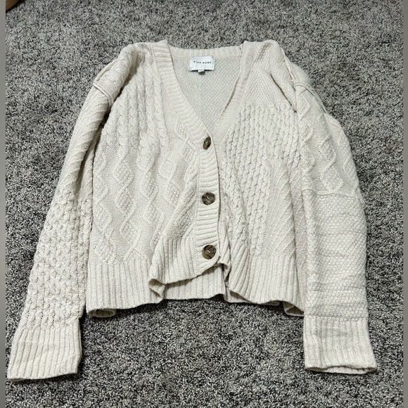 Cardigan - Picture 3 of 4